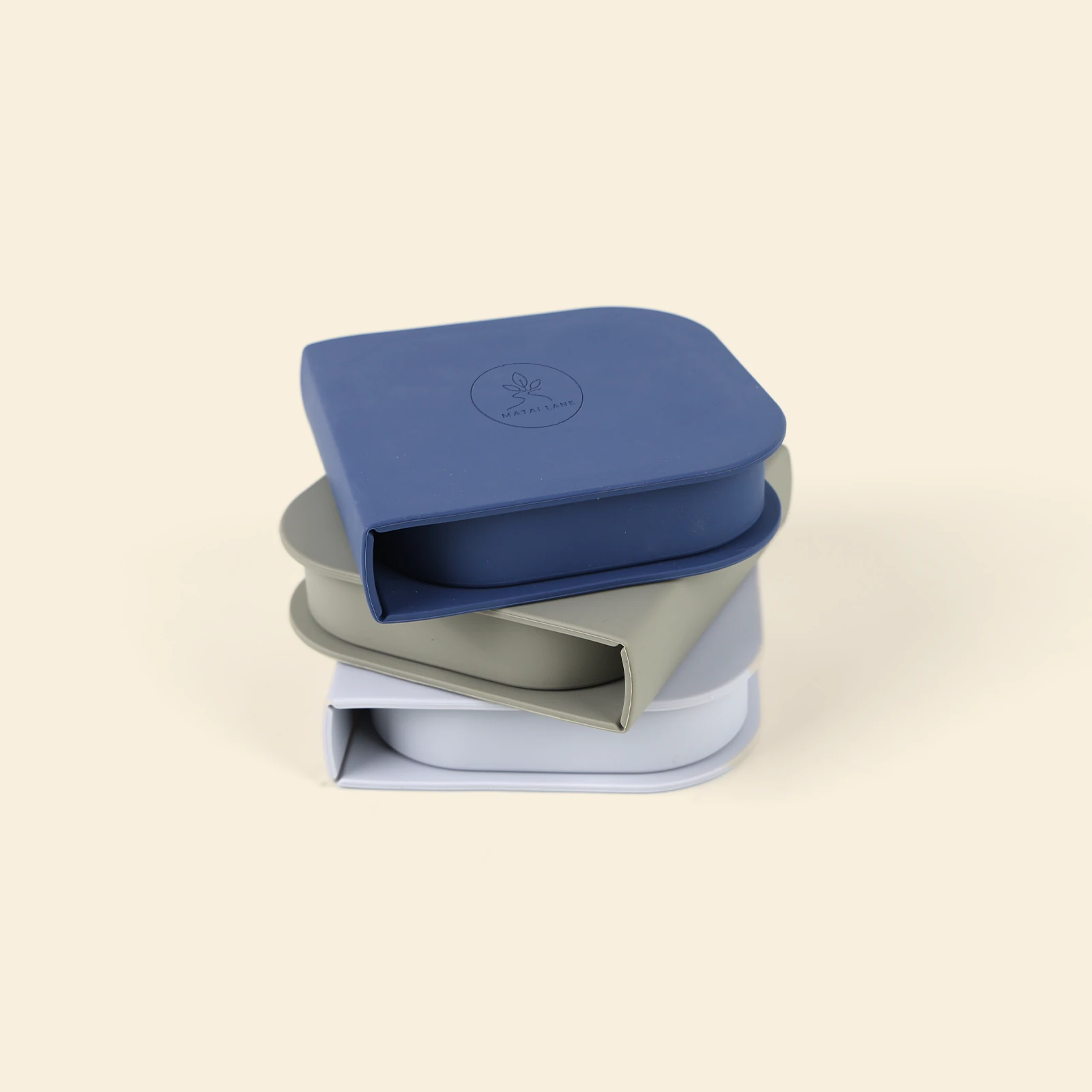 SnackBook — Foldable Silicone Kids Plate & Sandwich Keeper